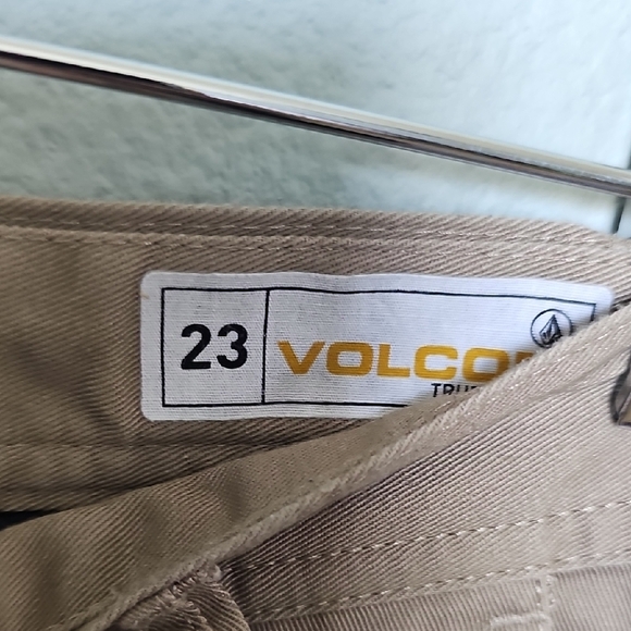 Volcom Kids Khaki Shorts size 10Y - Picture 4 of 9